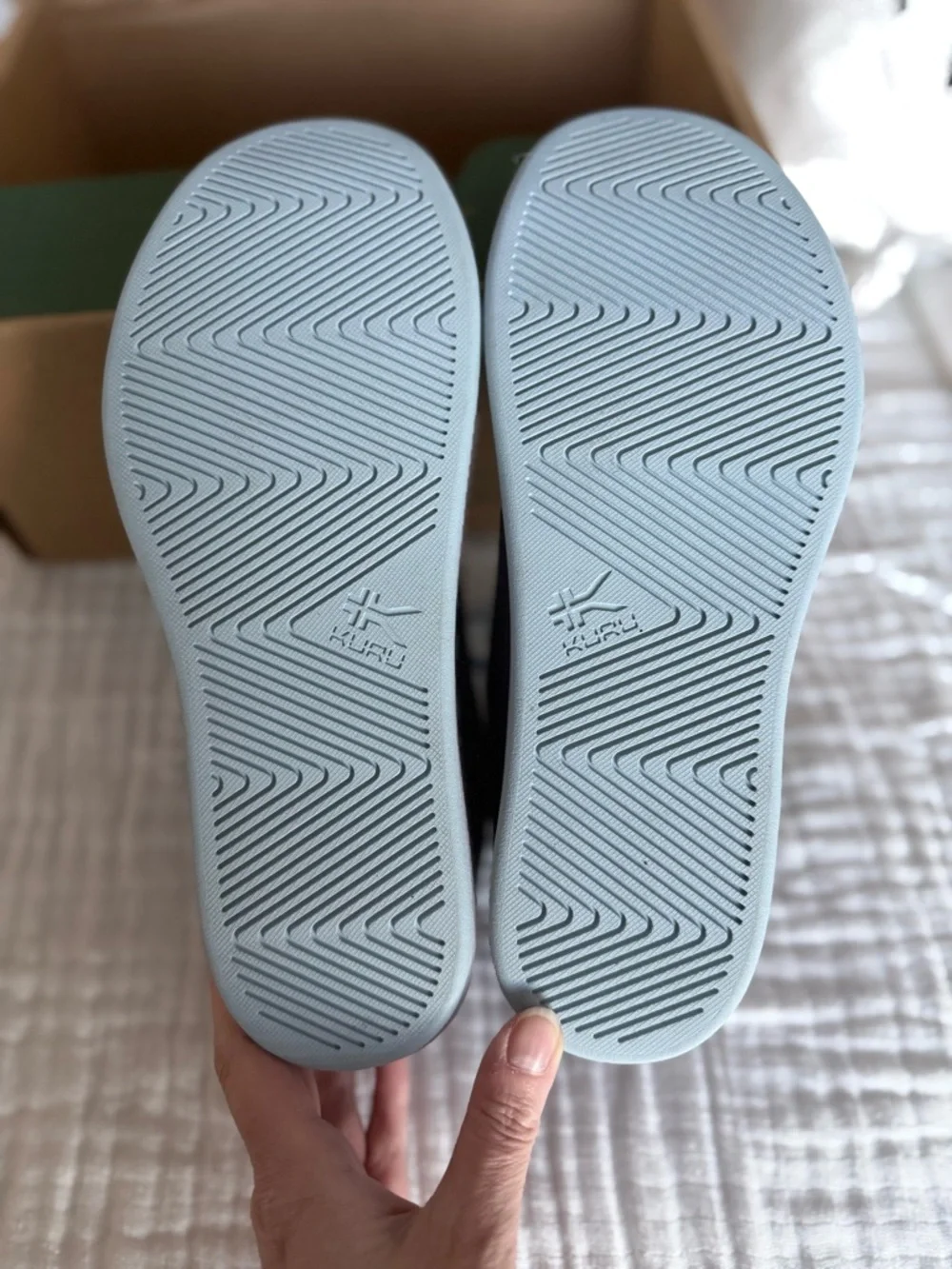 NWT KURU ROAM Sneakers Size 8.5